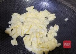 洋葱胡萝卜炒鸡蛋的做法图解2