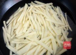 土豆炒牛肉的做法图解2