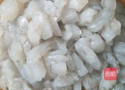 芹菜水饺虾仁的做法图解1