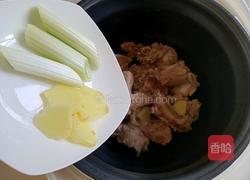枸杞莲藕排骨汤的做法图解6
