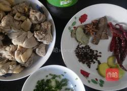 耗油酱香鸭的做法图解1