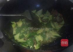 黄瓜炒腊肉的做法图解5