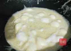 咸蛋黄肉松牛轧酥的做法图解4
