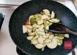 剁椒炒西葫芦的做法图解4