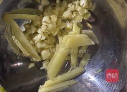 青椒炒胡萝卜丝的做法图解3