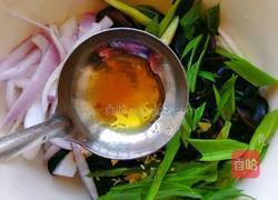 木耳拌洋葱的做法图解7