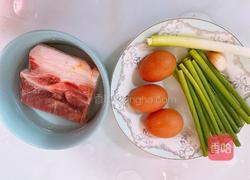 鸡蛋蒜苔炒肉的做法图解1