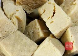 海带骨头豆腐汤的做法图解1