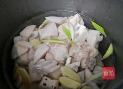 莲藕排骨汤的做法图解4