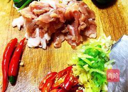 农家小炒肉的做法图解1