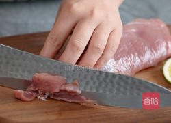 鲜嫩爽滑的水煮肉片的做法图解1