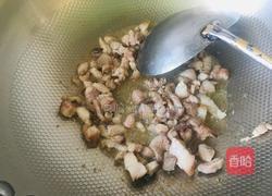 萝卜干炒肉丁的做法图解3