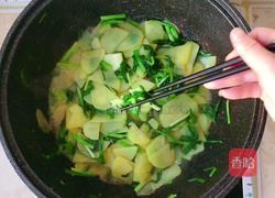 土豆片炒韭菜的做法图解11