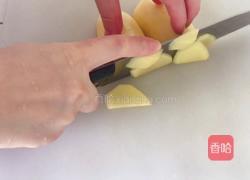 土豆片炒韭菜的做法图解2