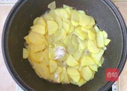 土豆片炒韭菜的做法图解8