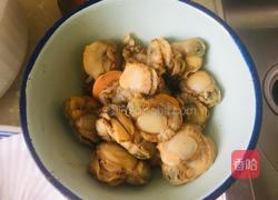 蒜蓉粉丝蒸扇贝的做法图解2