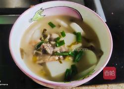 咸菜肉丝蘑菇年糕汤的做法图解1