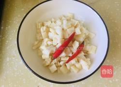 萝卜干炒牛肉的做法图解1