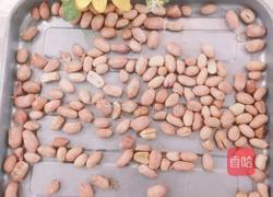 花生葡萄干牛轧糖的做法图解2