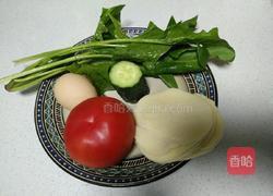 番茄鸡蛋菠菜面块的做法图解1