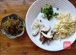 雪菜炒鸭心的做法图解3