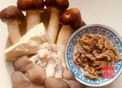 大球盖菇鲜笋炒肉片便当的做法图解2