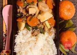大球盖菇鲜笋炒肉片便当的做法图解5