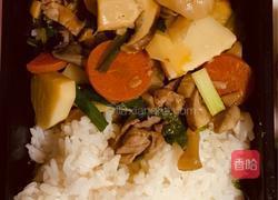 大球盖菇鲜笋炒肉片便当的做法图解4