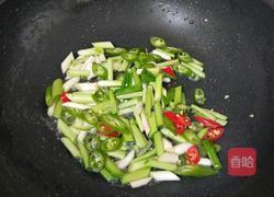 蒜苗炒豆腐便当的做法图解4