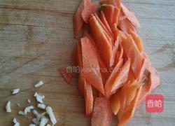 腊肉炒芦笋的做法图解3