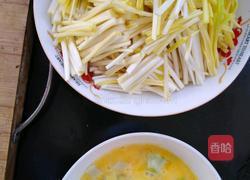 蒜黄鸡蛋的做法图解1