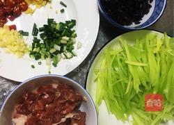 家庭版鱼香肉丝的做法图解1