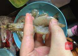 0失败的宴请大菜（蒜茸粉丝蒸虾）的做法图解4