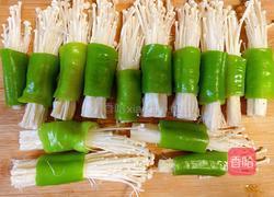 尖椒金针菇卷的做法图解3
