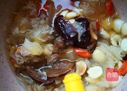 桂圆红枣木瓜盅的做法图解5