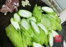 丝瓜炒肉的做法图解2