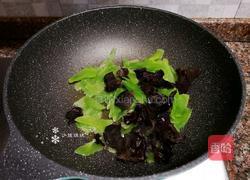 莴笋木耳炒鸡蛋的做法图解10