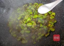 爆炒雪菜蚕豆瓣的做法图解7