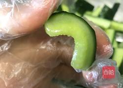 爽口开胃的酸辣黄瓜条的做法图解2