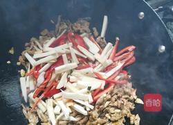 茄子酸菜炒牛肉的做法图解4