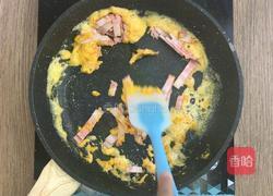咸蛋黄培根炒意面的做法图解7