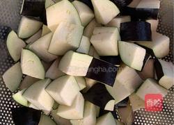 上桌扫光的茄子烧肉的做法图解4