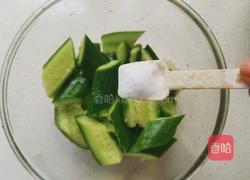 凉拌小黄瓜的做法图解2