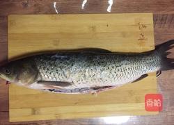 红烧草鱼的做法图解1