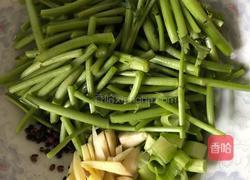 清炒茼蒿的做法图解1