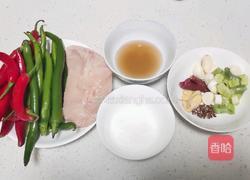 双椒鸡的做法图解1