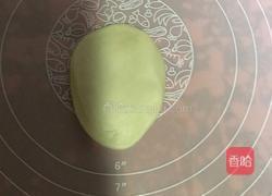 酥皮伍仁月饼的做法图解10