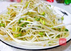 凉拌豆芽菜的做法图解1