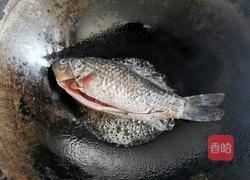 番茄鲫鱼汤的做法图解4