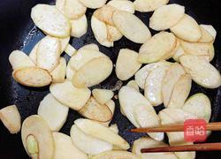 黄油黑椒茭白的做法图解9